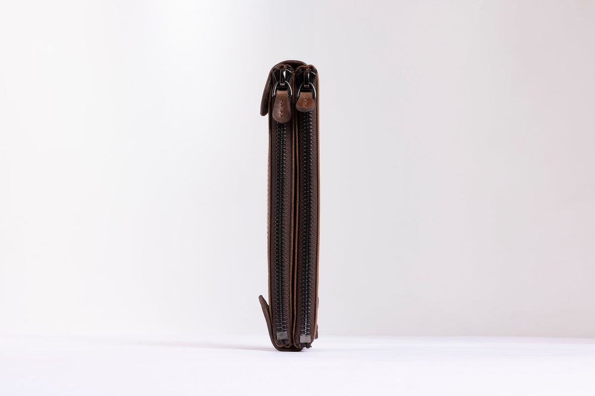 SMALL LEATHER CLUTCH