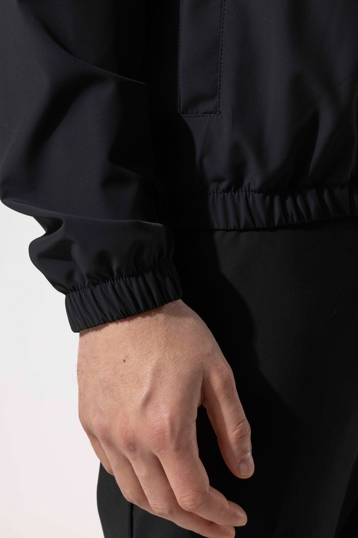SOHO LIGHTWEIGHT HOODED JACKET