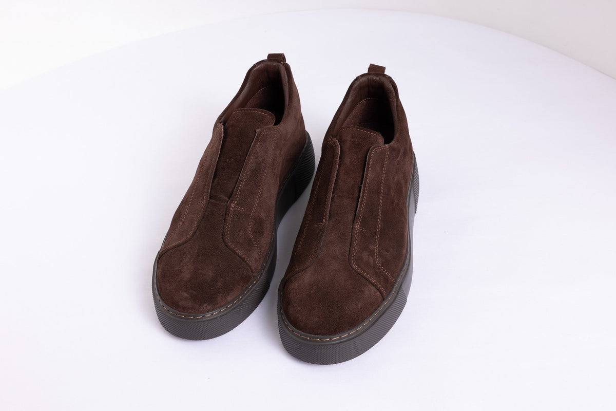 THE STITCH SUEDE SNEAKER