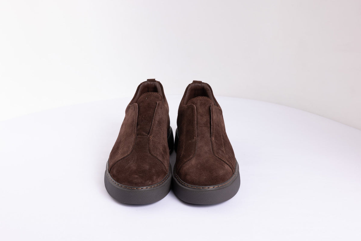 THE STITCH SUEDE SNEAKER