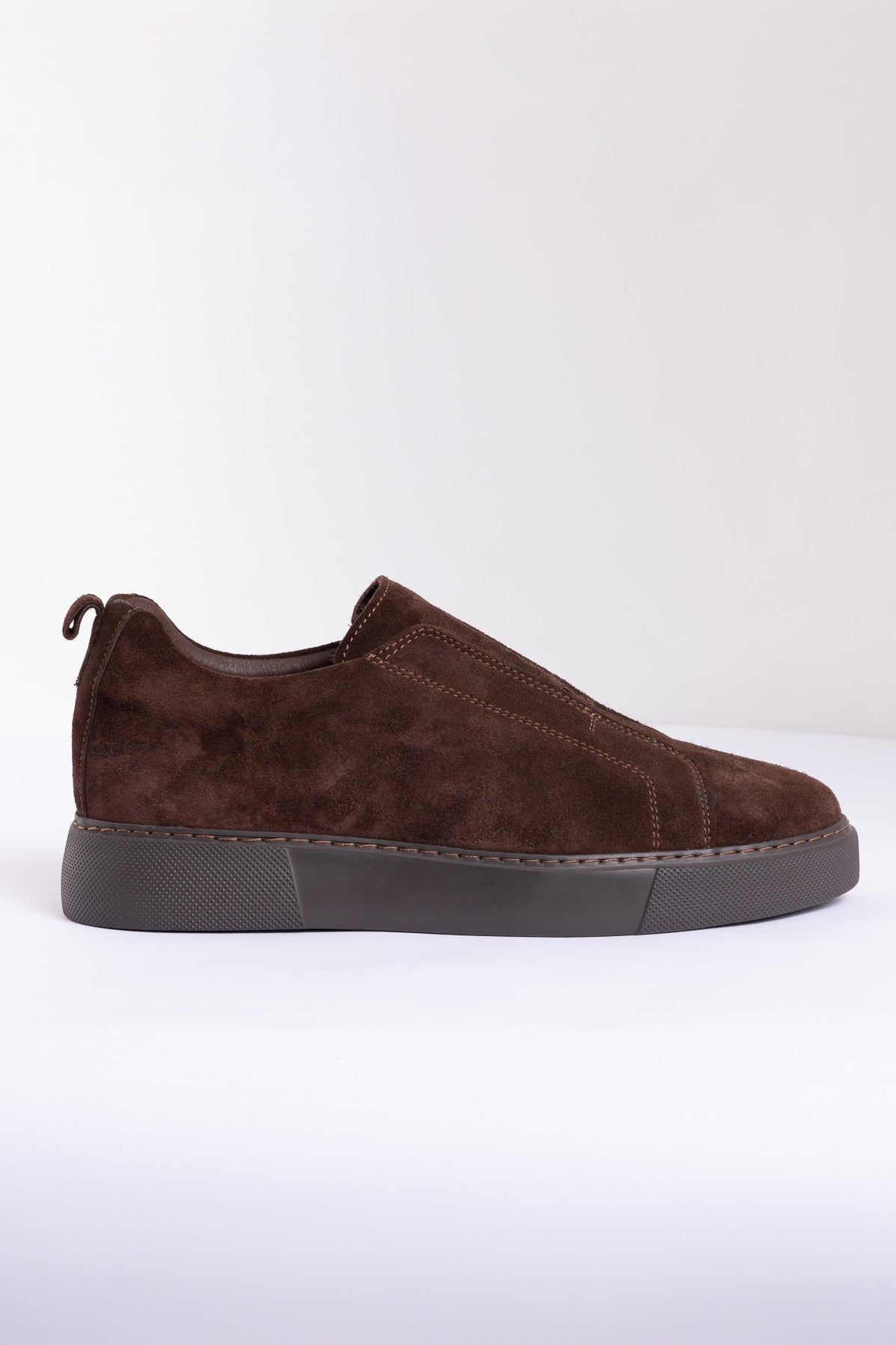THE STITCH SUEDE SNEAKER