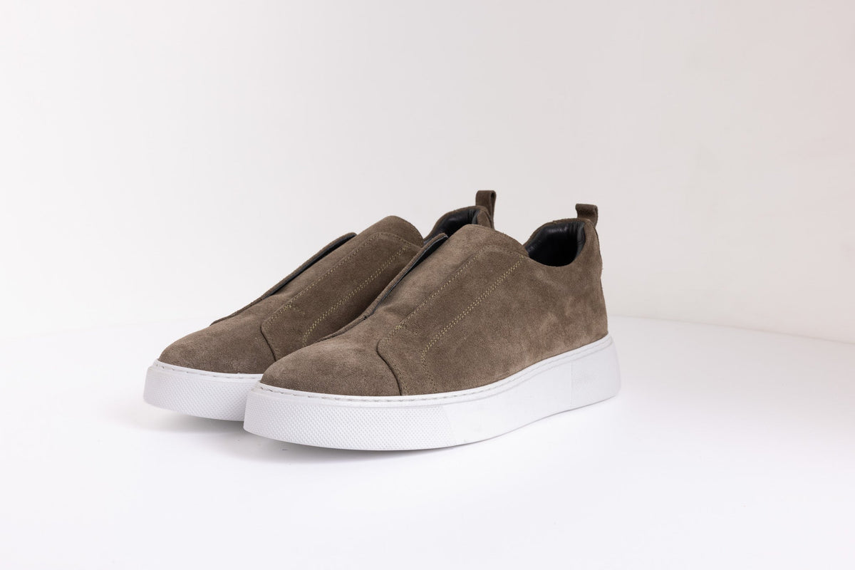 THE STITCH SUEDE SNEAKERS