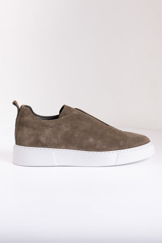 THE STITCH SUEDE SNEAKERS