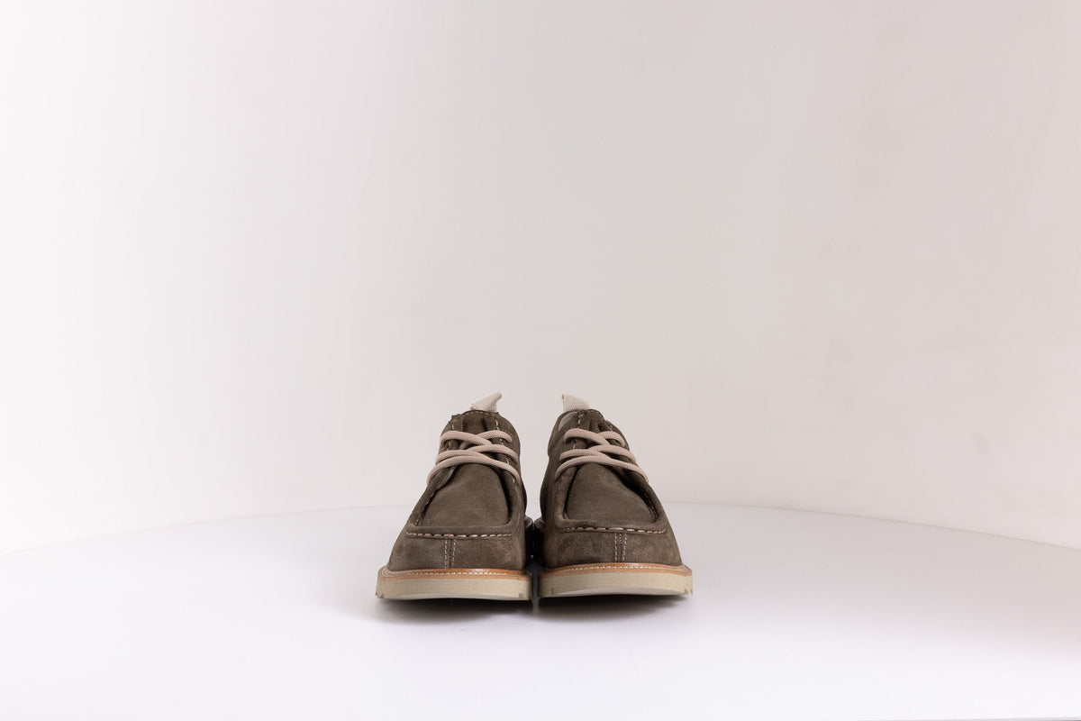 CONTRAST SOLE LACE-UP SHOES