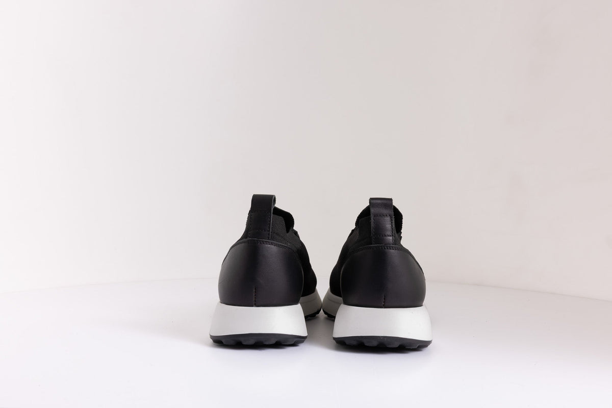 FLAT FORM CASUAL SNEAKER