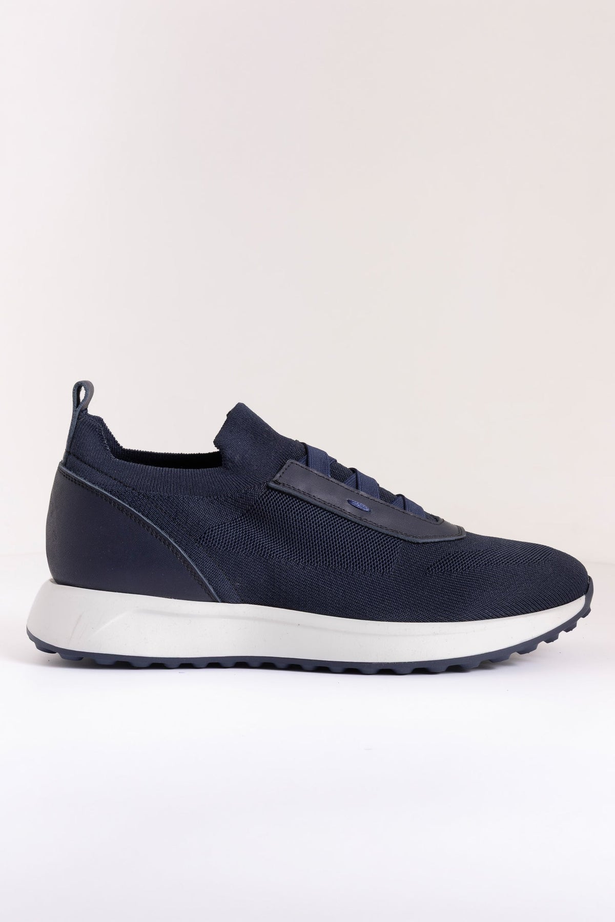 FLAT FORM CASUAL SNEAKER
