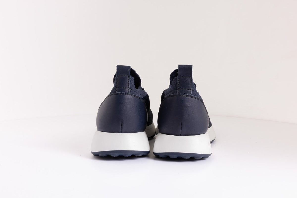 FLAT FORM CASUAL SNEAKER
