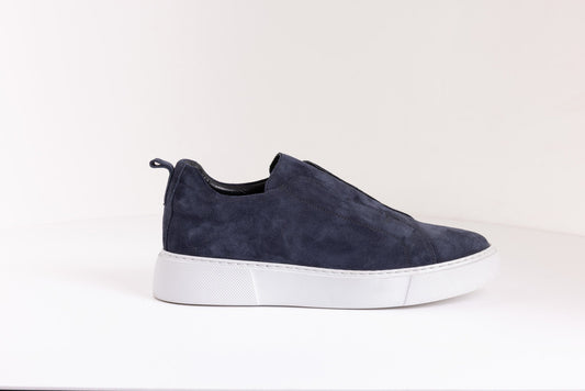 THE STITCH SUEDE SNEAKER