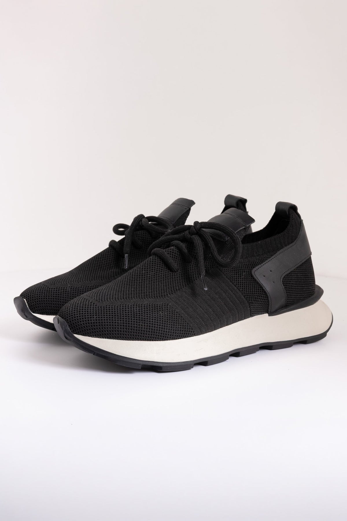 TECHNICAL CASUAL SNEAKER