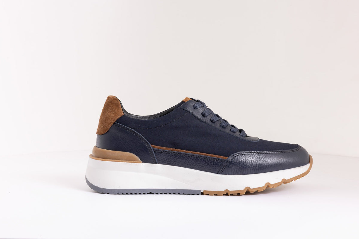 THE V TOUCH SNEAKER