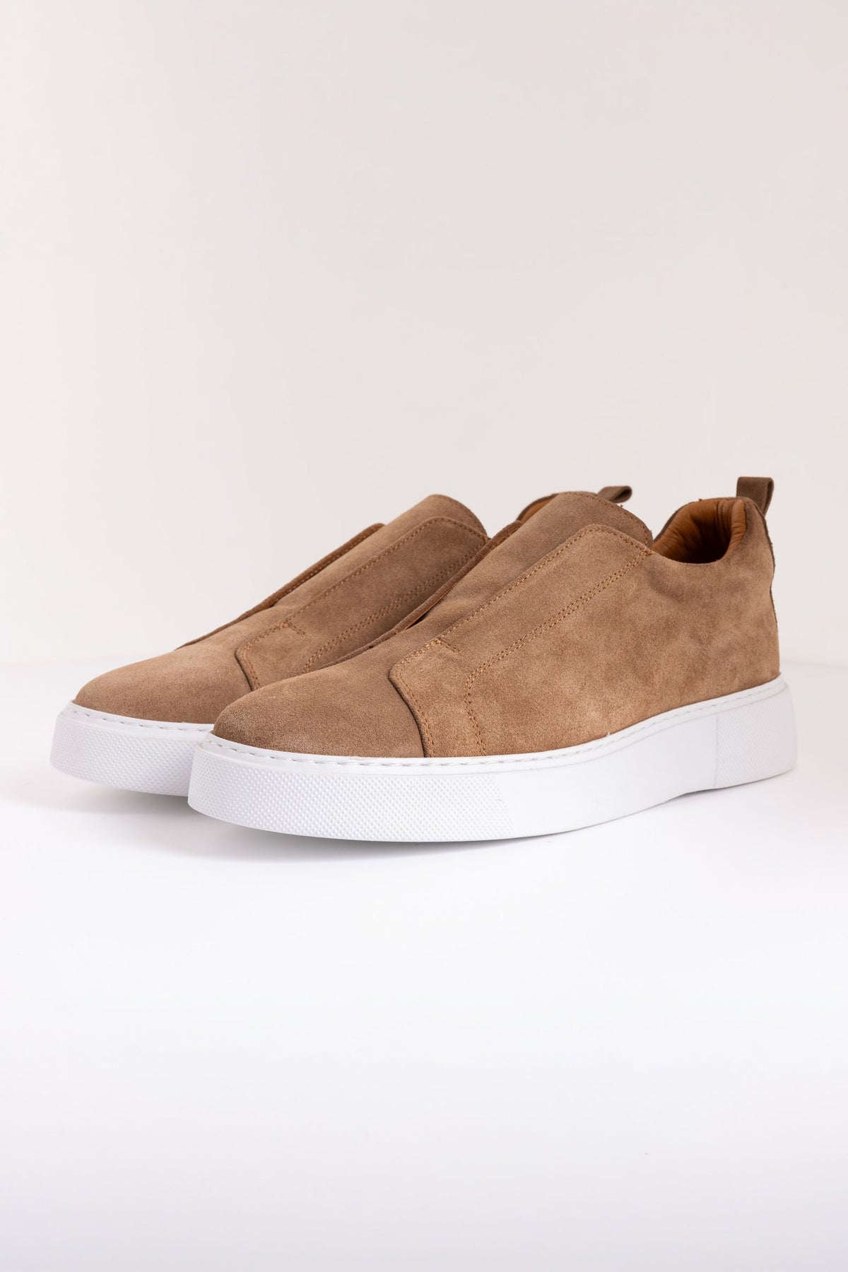 THE STITCH SUEDE SNEAKER