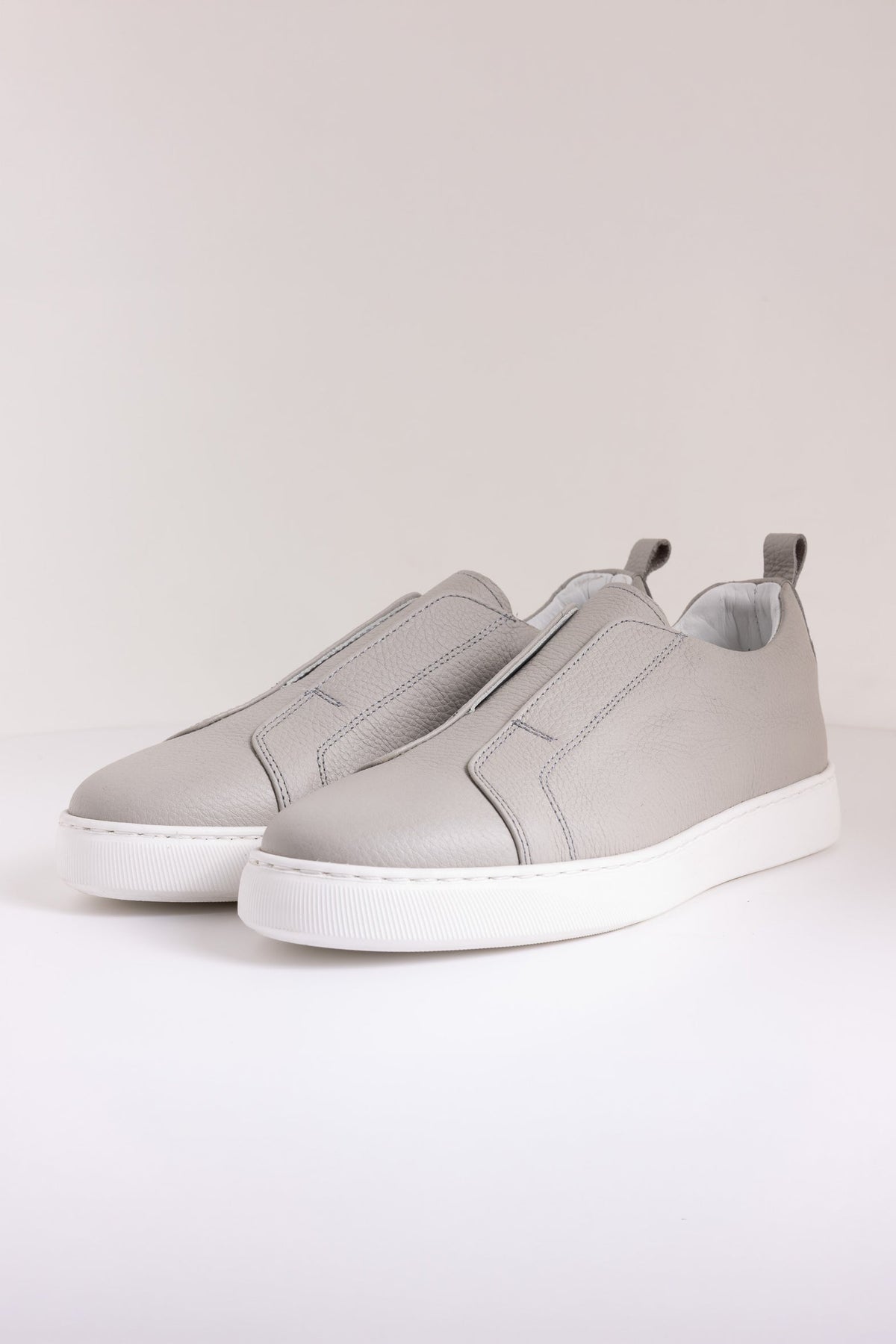 THE STITCH LEATHER SNEAKER