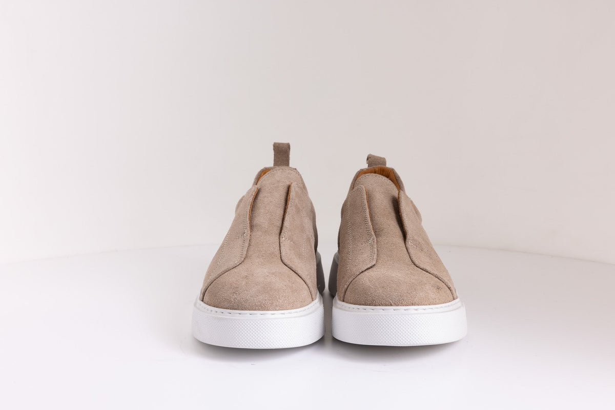 THE STITCH SUEDE SNEAKER
