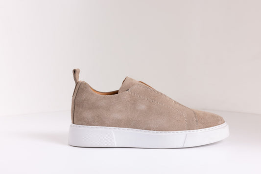 THE STITCH SUEDE SNEAKER