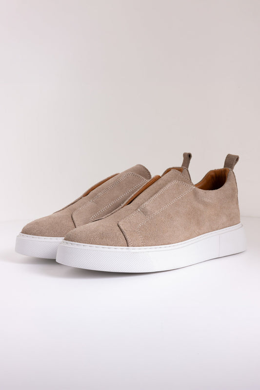 THE STITCH SUEDE SNEAKER