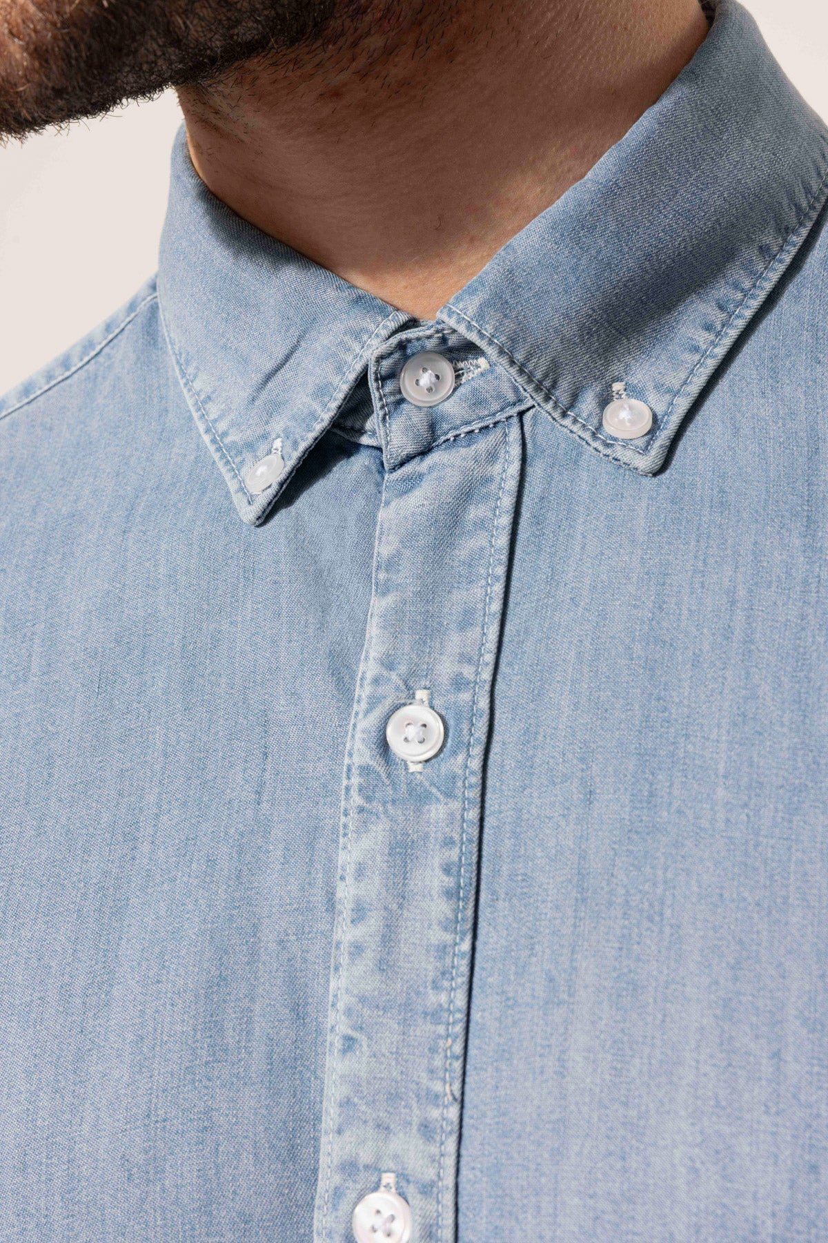 SHORT SLEEVE DENIM SHIRT
