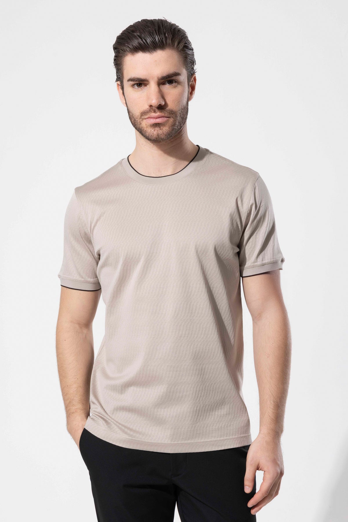 PORTO TSHIRT COLLAR SLEEVE DETAILED