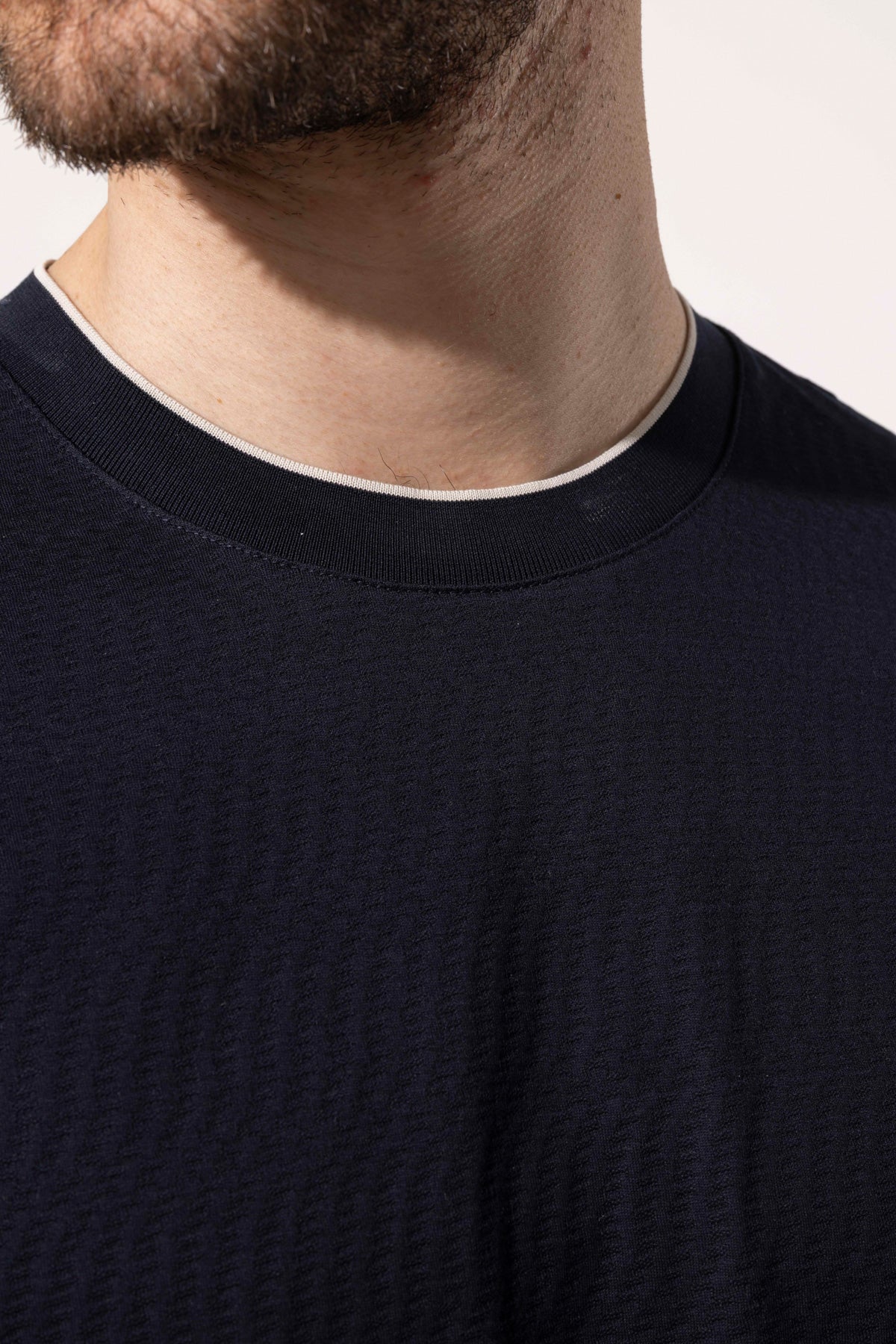 PORTO TSHIRT COLLAR SLEEVE DETAILED