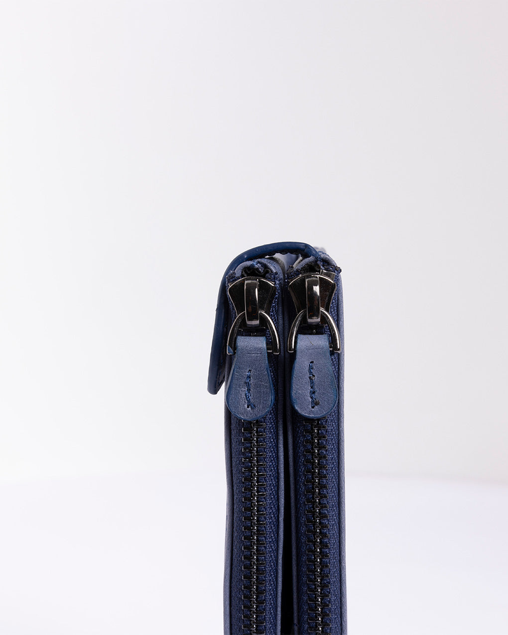 SMALL LEATHER CLUTCH